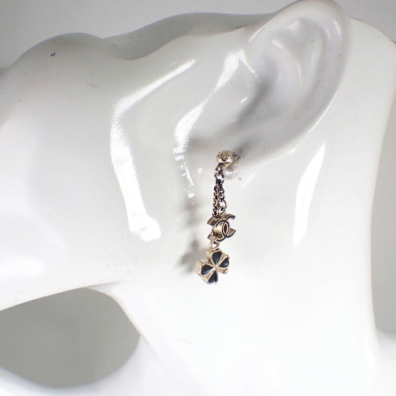 Chanel / Coco Mark / Clover / Earrings / Box Drawstring / /j49-1