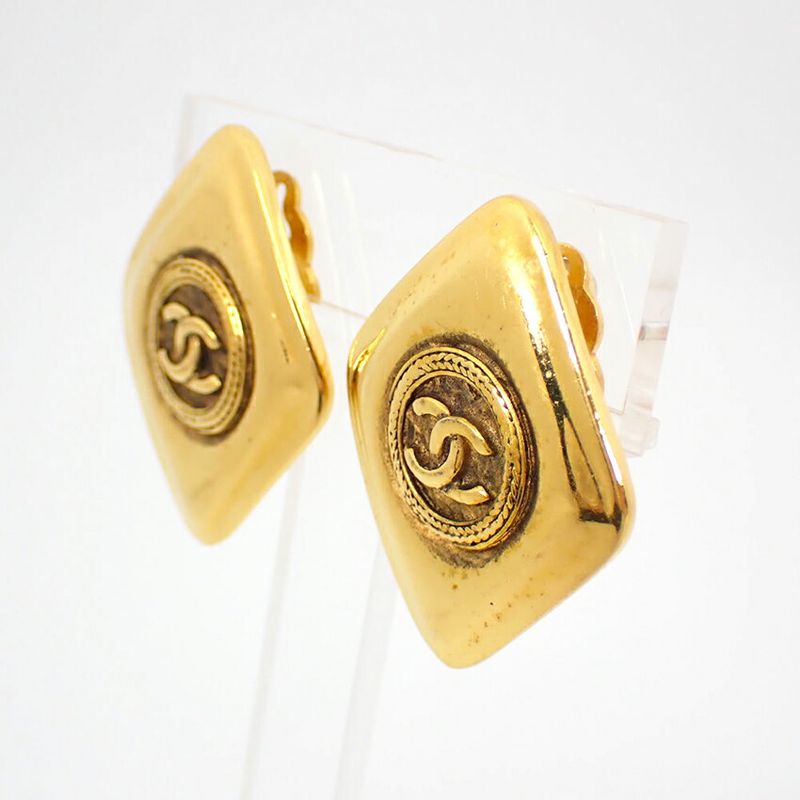 Chanel Square Logo Earrings //g520-58