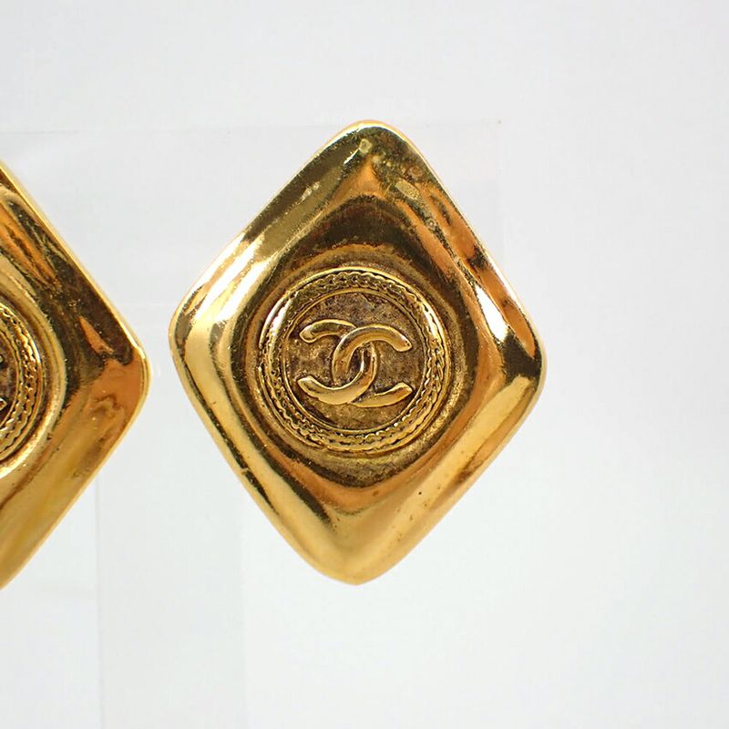 Chanel Square Logo Earrings //g520-58
