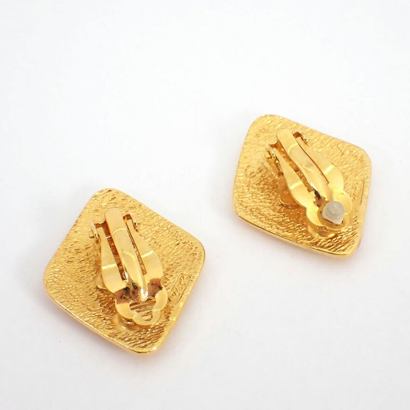 Chanel Square Logo Earrings //g520-58