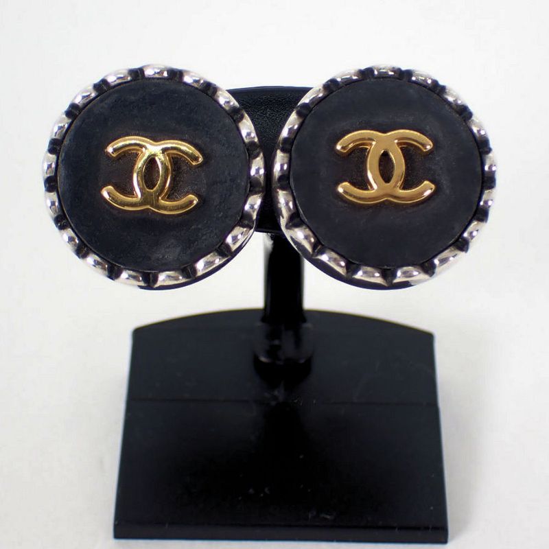 Chanel Vintage Coco Mark Earrings //j2-2