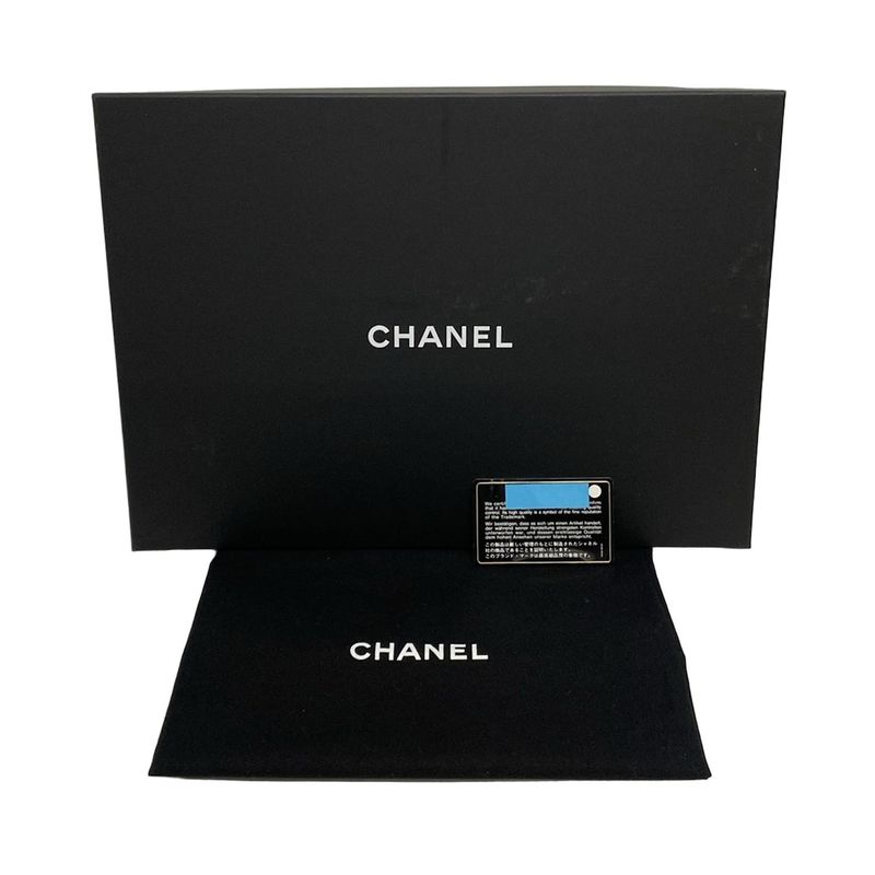 Chanel Clutch Bag V-stitch (chevron)/boy Chanel Black Gold Hardware Lambskin