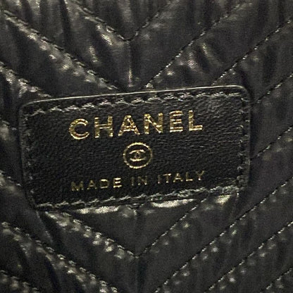 Chanel Clutch Bag V-stitch (chevron)/boy Chanel Black Gold Hardware Lambskin