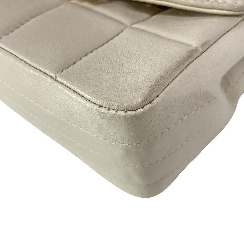 Chanel Shoulder Bag Chocolate Bar Stitch A19095/y02870/30905 Beige Cles A Gold