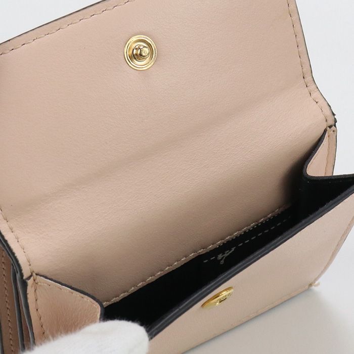 Fendi ROMA 8m0395 Tri-fold Wallet Leather Women