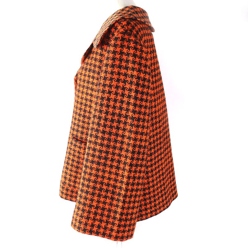 Gucci 674323 100% Silk Lining With GG Buttons Staggered Pattern Hand-tufted