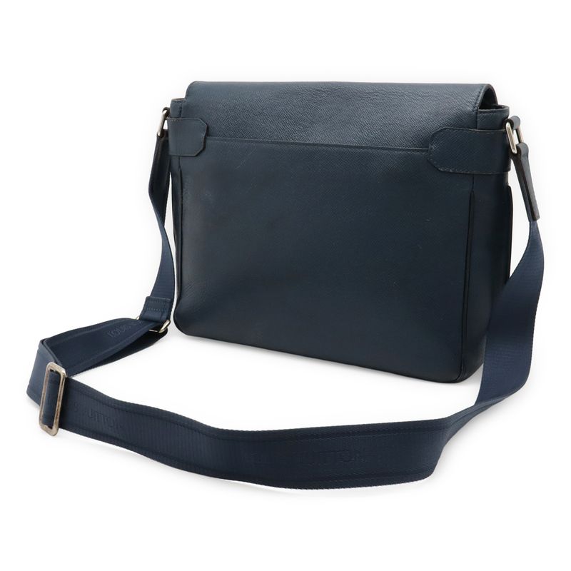 Louis Vuitton Taiga Romain MM Shoulder Bag Messenger Bag Leather Men's Océan