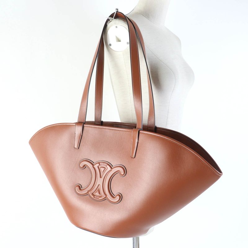 Celine 196953du3.04lu Cuir Triomphe Coufant Medium Tote Bag Tan Smooth Calfskin