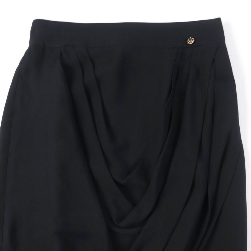 CHANEL P43905v31200 100% Silk With Gripore Buttons Knee Length Tight Skirt