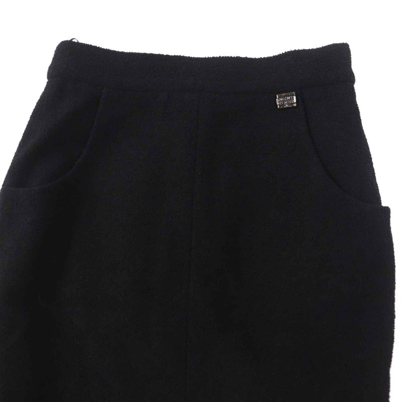 CHANEL P42616/p42872 Wool Nylon With Rhinestone Coco Button And Plate Single