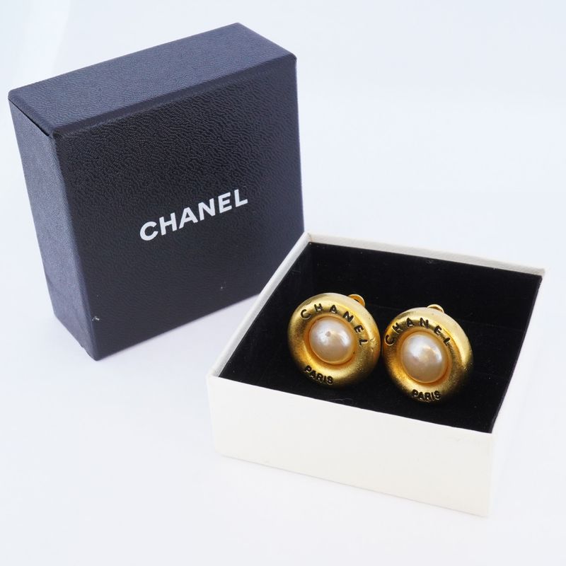 Chanel Earrings Vintage Chanel Logo Round Shape Circle GP Plated Faux Pearl