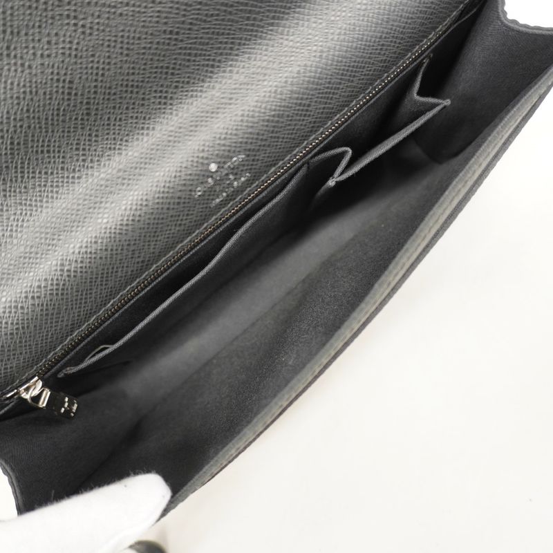 Louis Vuitton Taiga Bellaire M32592 Ardoise Men's Clutch Bag