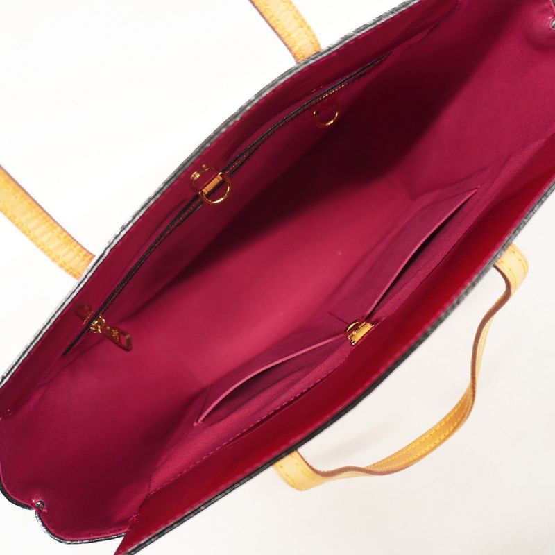 Louis Vuitton Tote Bag Vernis Catarina NS M90013 Rose Andian Women's