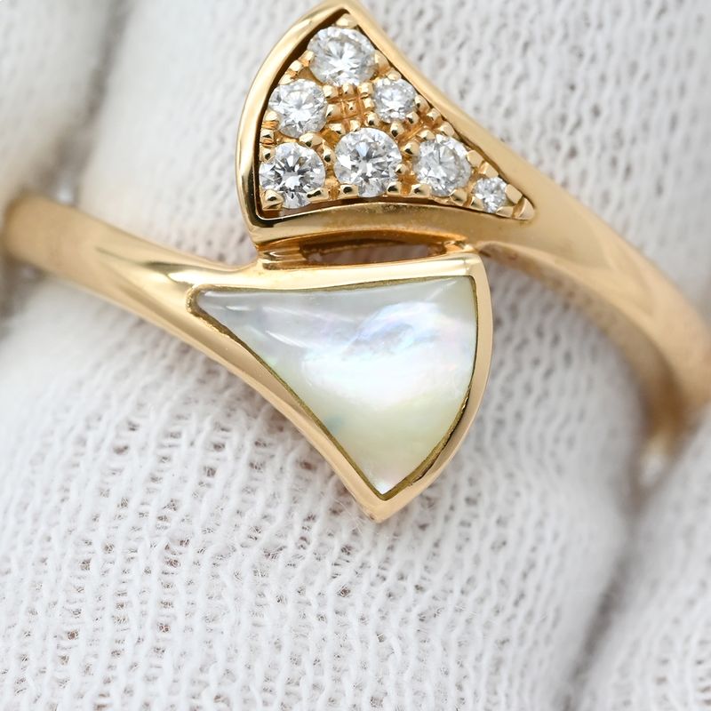 Bvlgari Bvlgari Ring Diva Dream 18k Pink Gold Diamond Mother of Pearl Pink Gold