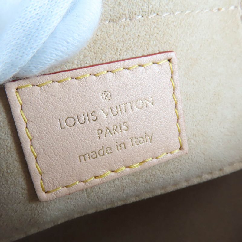 Louis Vuitton M46544 Monogram Canvas Monogram Clutch With Chain Shoulder