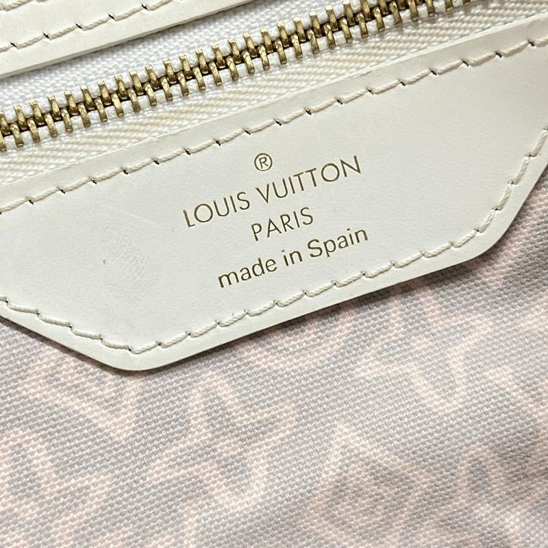 Louis Vuitton Tote Bag Taisienne GM M95673 Rose