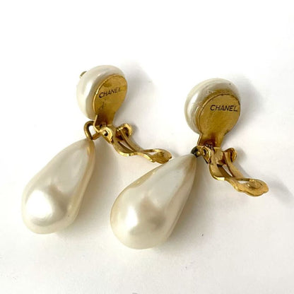 Chanel Coco Pearl Motif GP Gold And White Earrings