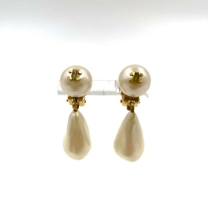 Chanel Coco Pearl Motif GP Gold And White Earrings