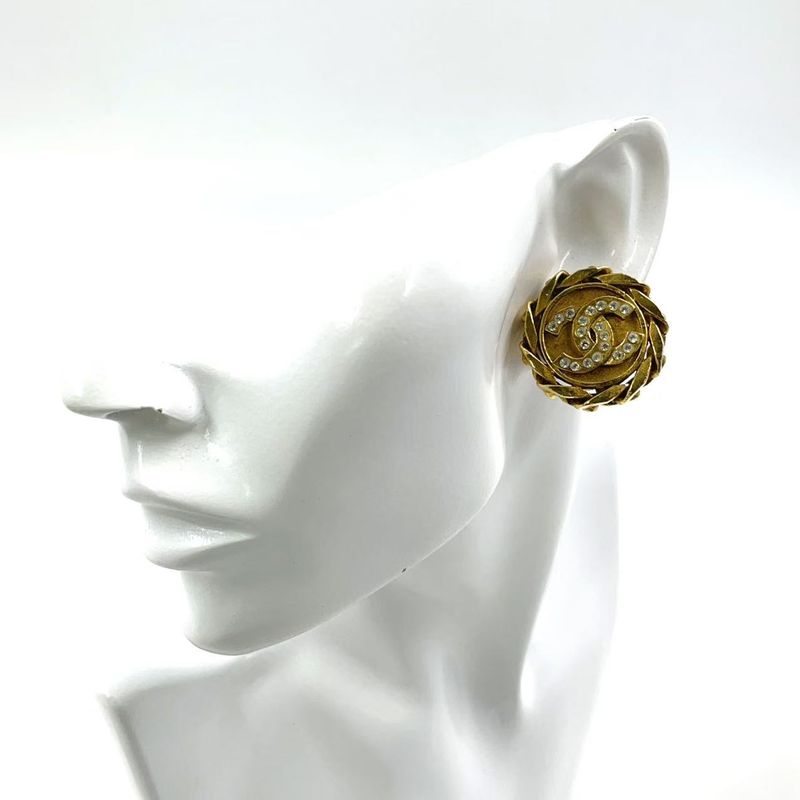 Chanel Coco Rhinestone GP Gold Earrings