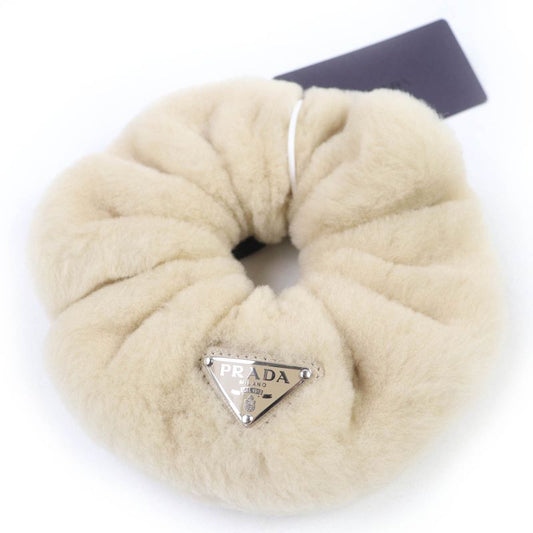 Prada 1if131 Triangle Logo Triangle Plate Mouton Fur Chou Hair Accessory Beige