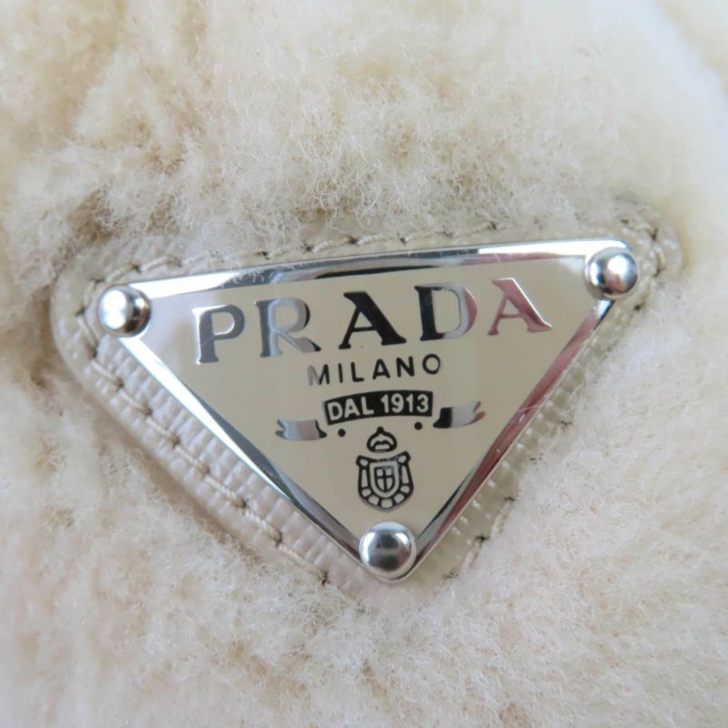 Prada 1if131 Triangle Logo Triangle Plate Mouton Fur Chou Hair Accessory Beige
