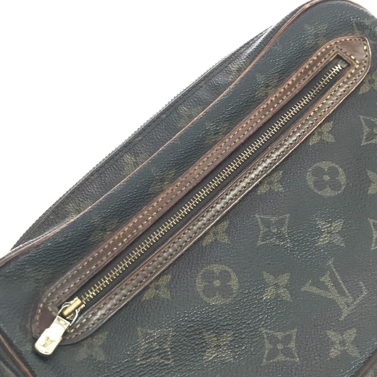 Louis Vuitton Second Bag Inside and Outside Zipper Pockets Cannot Be Used