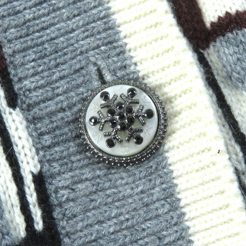 CHANEL P62167k47783 100% Cashmere Cocomark And Snowflake Buttons Snowflake