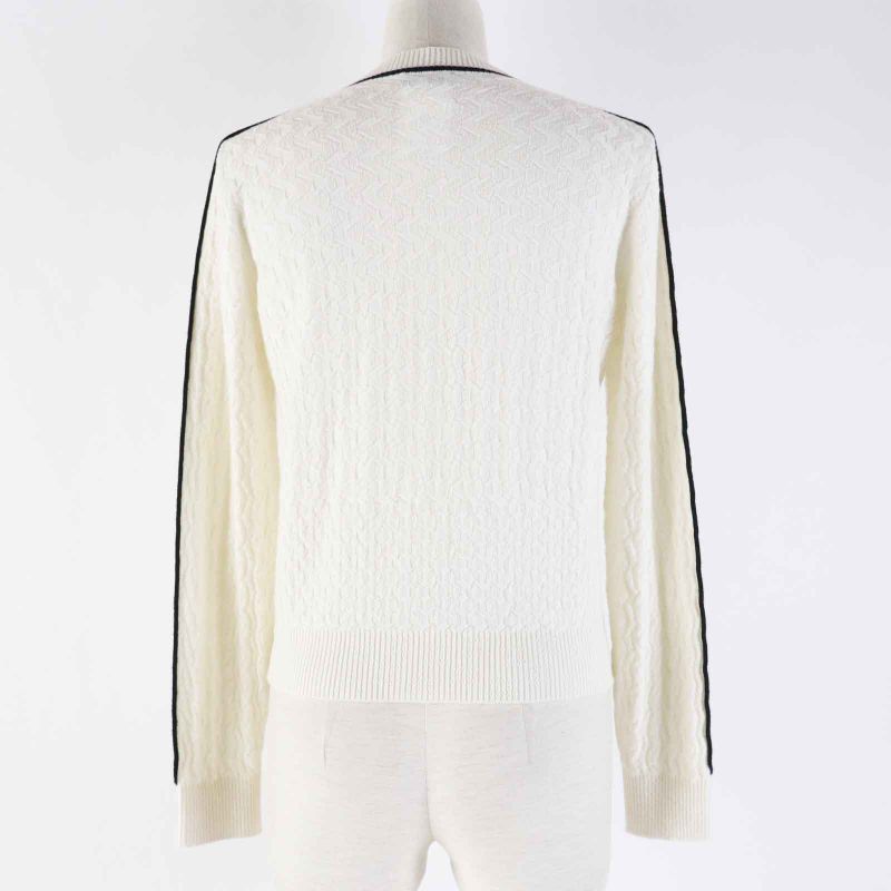 CHANEL P75662 Cashmere Bicolor Long Sleeve Knit Cardigan With Camellia Coco