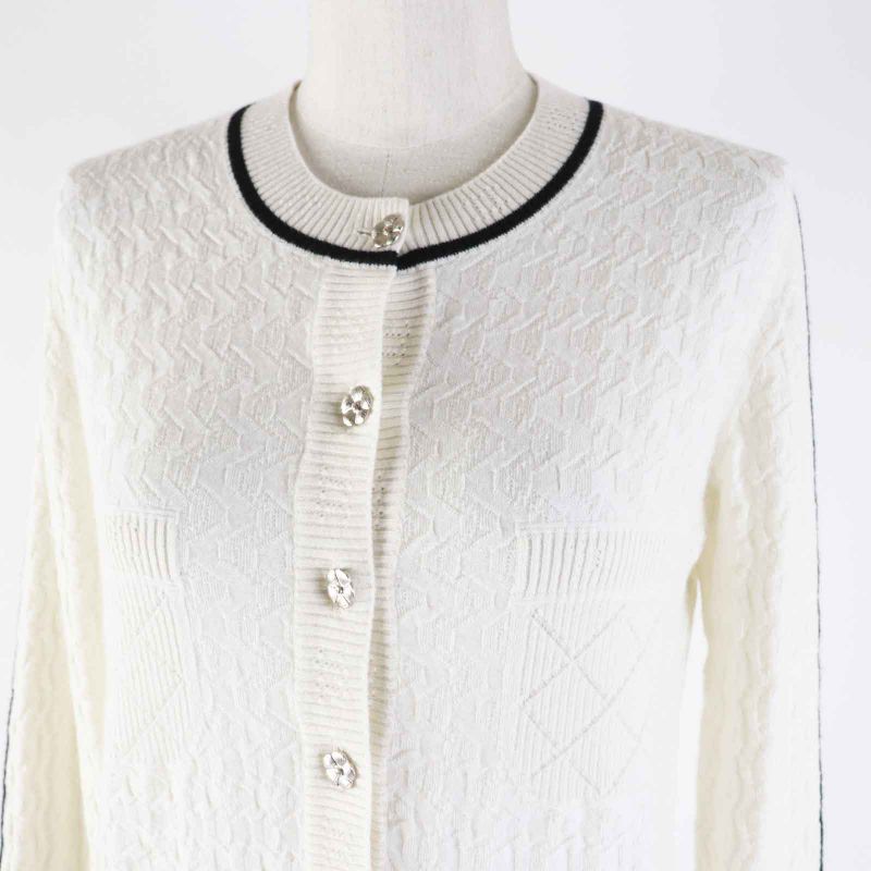 CHANEL P75662 Cashmere Bicolor Long Sleeve Knit Cardigan With Camellia Coco