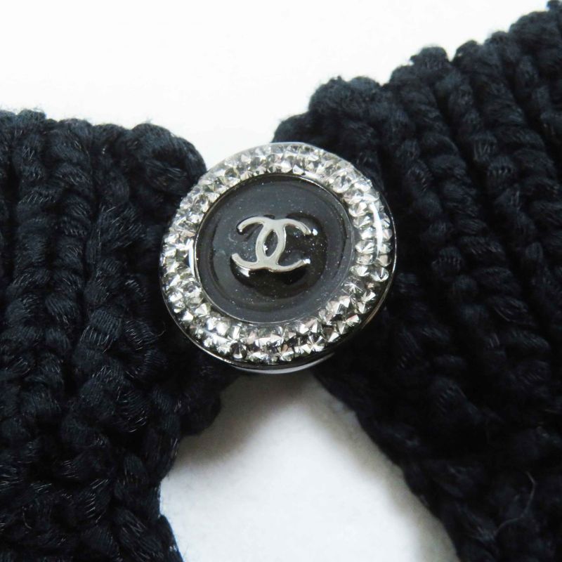 CHANEL 22S P72760 Cropped Short-sleeved Knit With Rhinestone Coco Mark Buttons