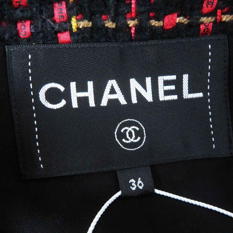 CHANEL 22A P73176 Coco Mark Bijoux Button Ribbon Tweed Collarless Jacket Black