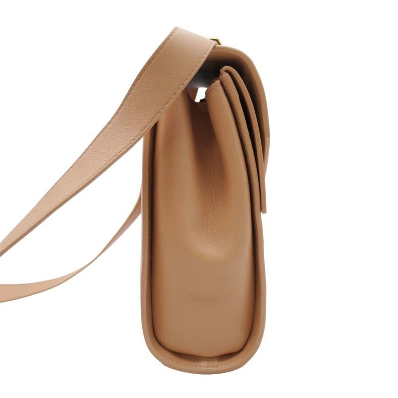 Bottega Veneta the Clip the Clip Shoulder Bag Vhardware Flap Crossbody Almond