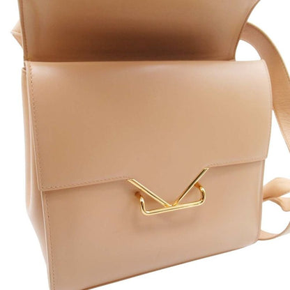Bottega Veneta the Clip the Clip Shoulder Bag Vhardware Flap Crossbody Almond