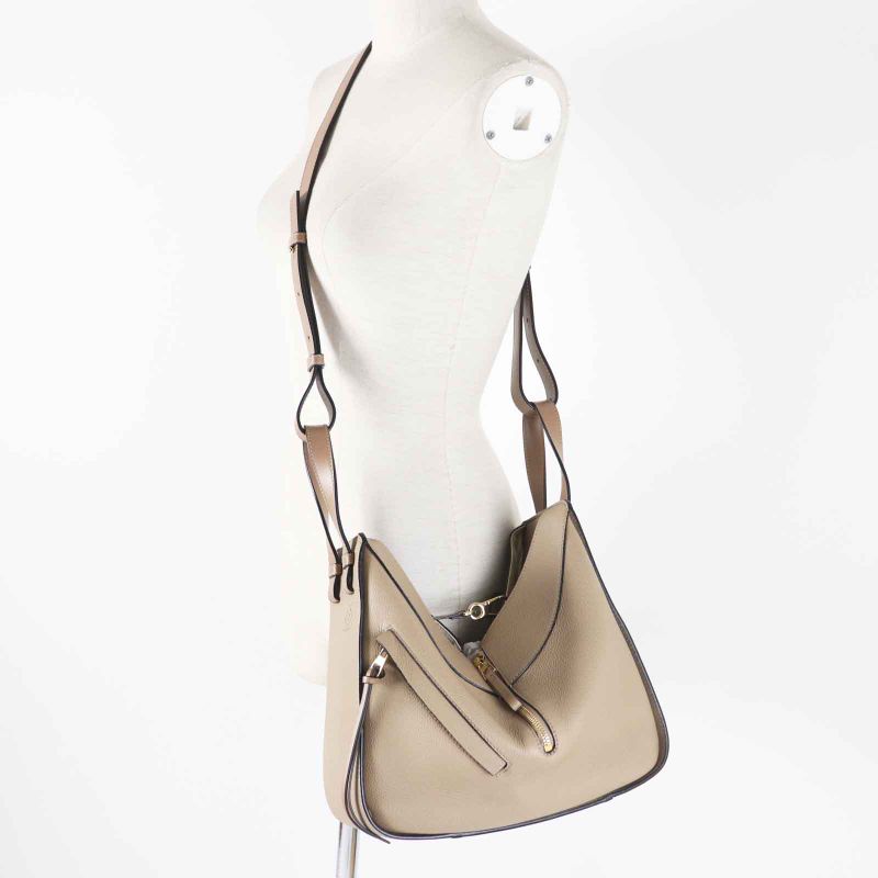 LOEWE A538s35x51 Hammock Small Soft Grain Calf 2WAY Hand/shoulder Bag Sand