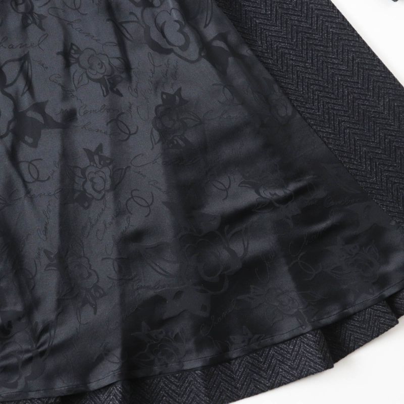 CHANEL P59659 Wool Cashmere Herringbone Pattern With Logo And Coco Mark Buttons