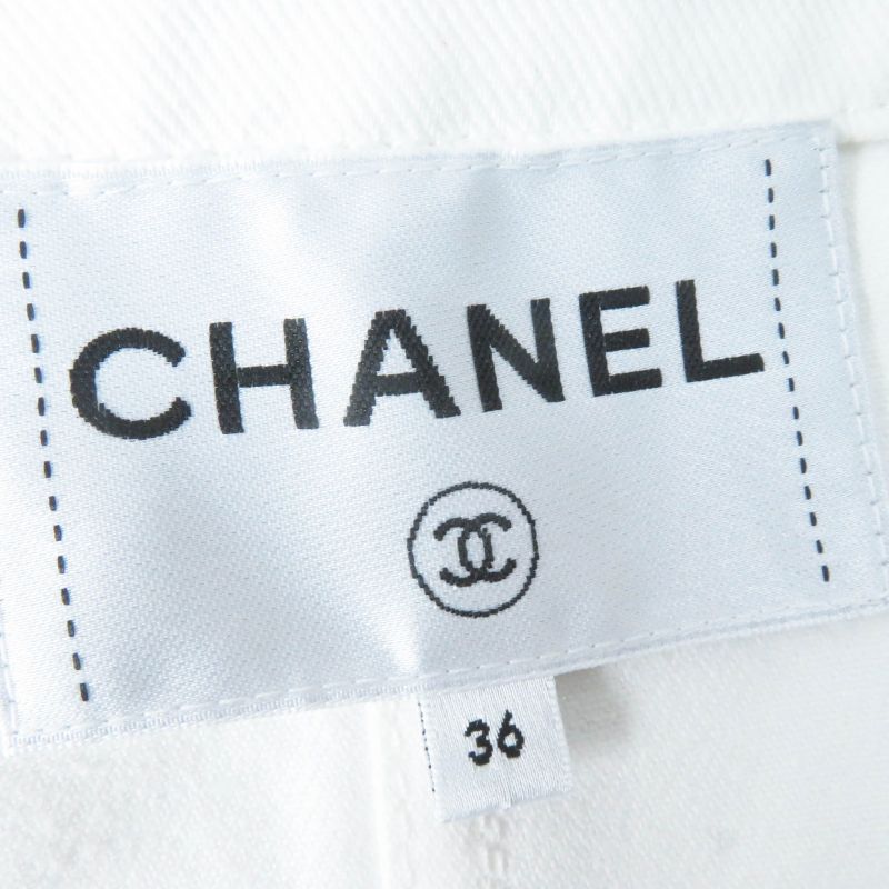 CHANEL P70204 Cotton Coco Mark Button Camellia Embossed Cropped Denim Jacket