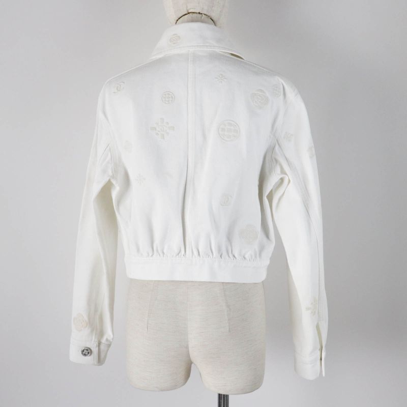 CHANEL P70204 Cotton Coco Mark Button Camellia Embossed Cropped Denim Jacket