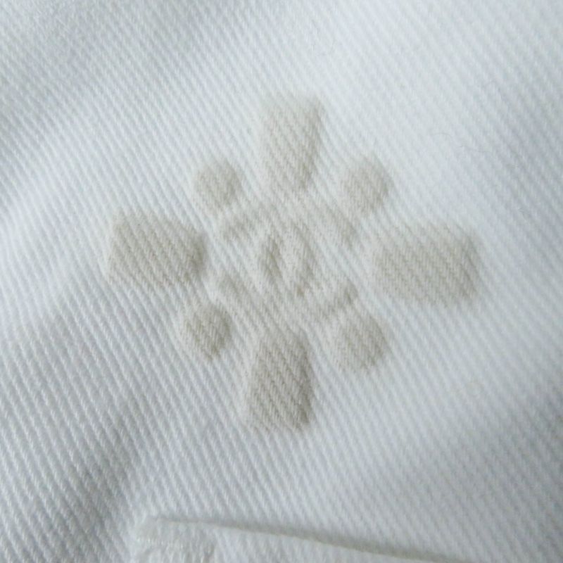 CHANEL P70204 Cotton Coco Mark Button Camellia Embossed Cropped Denim Jacket