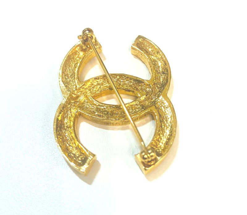 Chanel Rhinestone Brooch : B3194