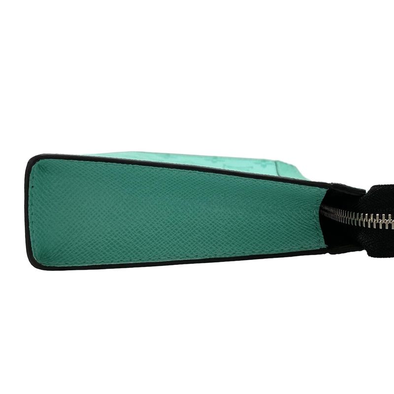 Louis Vuitton Wallet Taiga Llama Gaston Wearable Wallet M30934 Vert Miami