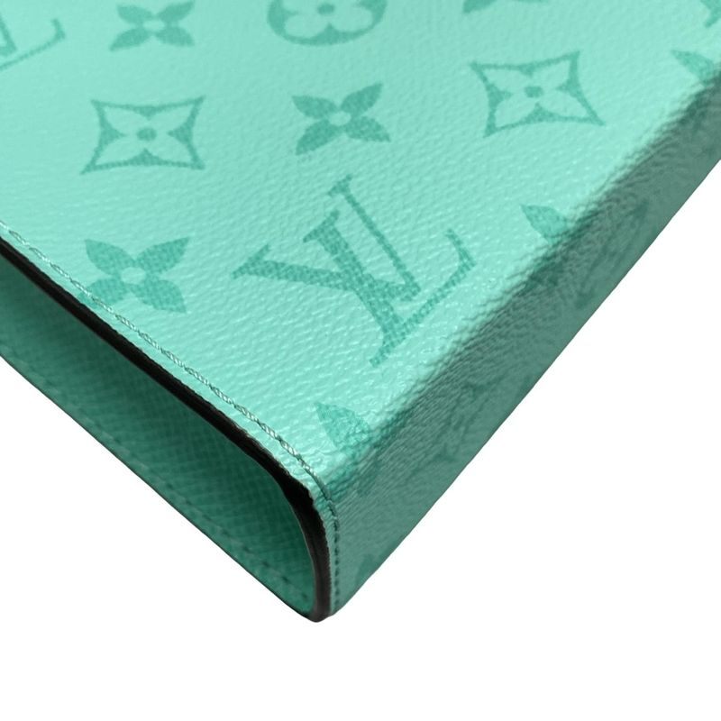 Louis Vuitton Wallet Taiga Llama Gaston Wearable Wallet M30934 Vert Miami