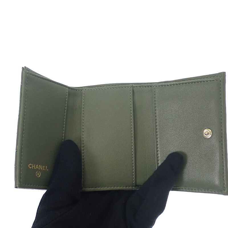 Chanel Small Flap Wallet Ap0230-y04059-nzg82 Trifold Wallet Lambskin Khaki Gold
