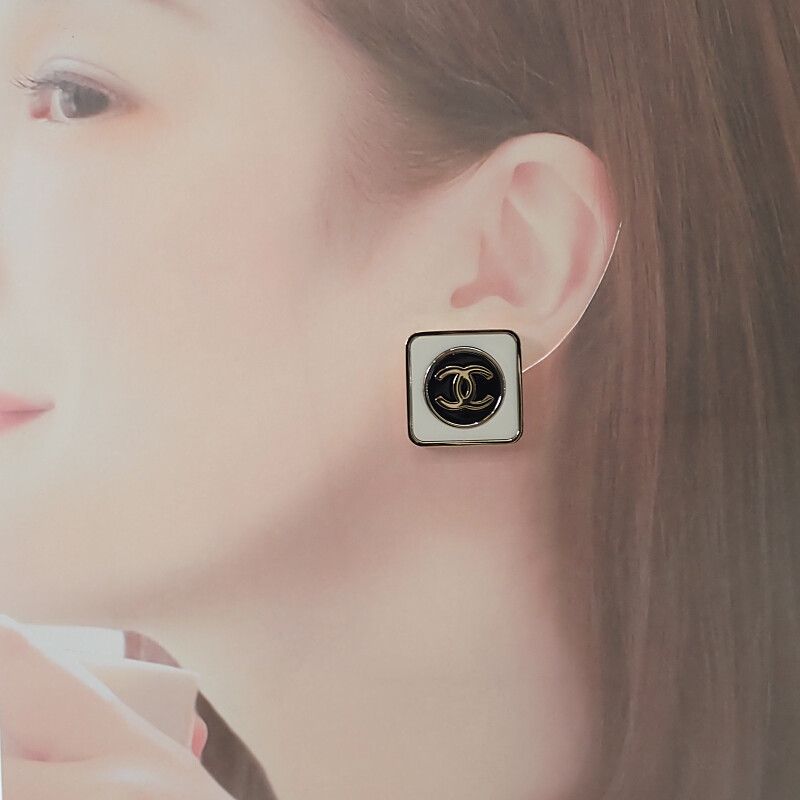 Chanel CC Square Coco Mark Fine Ab9777 Earrings Metal Gold B23C Ladies Gift [A