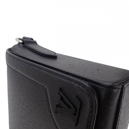 Louis Vuitton New Flap M30807 Shoulder Bag Messenger Bag Taiga Noir Black Men