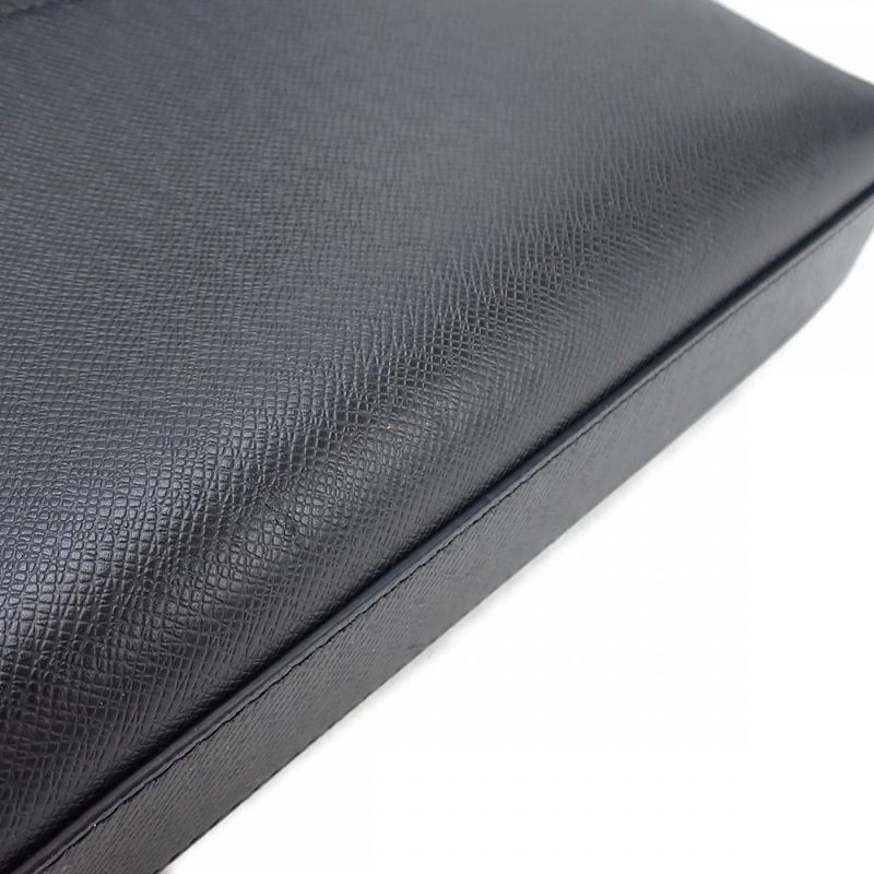 Louis Vuitton New Flap M30807 Shoulder Bag Messenger Bag Taiga Noir Black Men