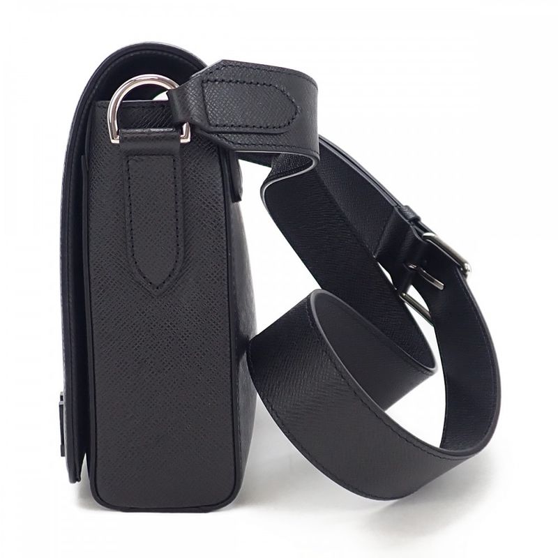 Louis Vuitton New Flap M30807 Shoulder Bag Messenger Bag Taiga Noir Black Men