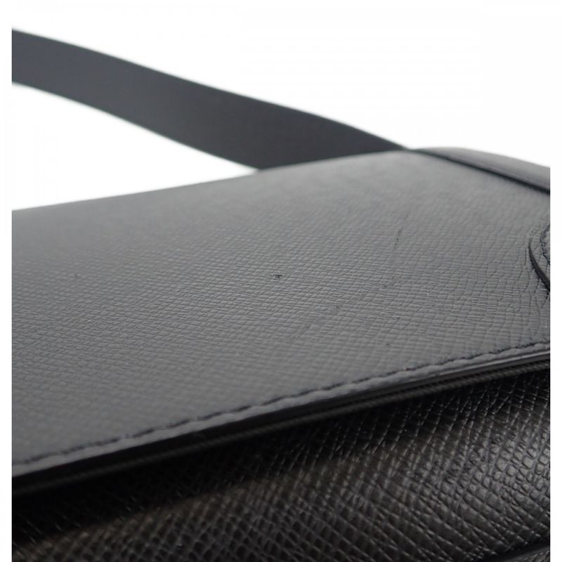 Louis Vuitton New Flap M30807 Shoulder Bag Messenger Bag Taiga Noir Black Men