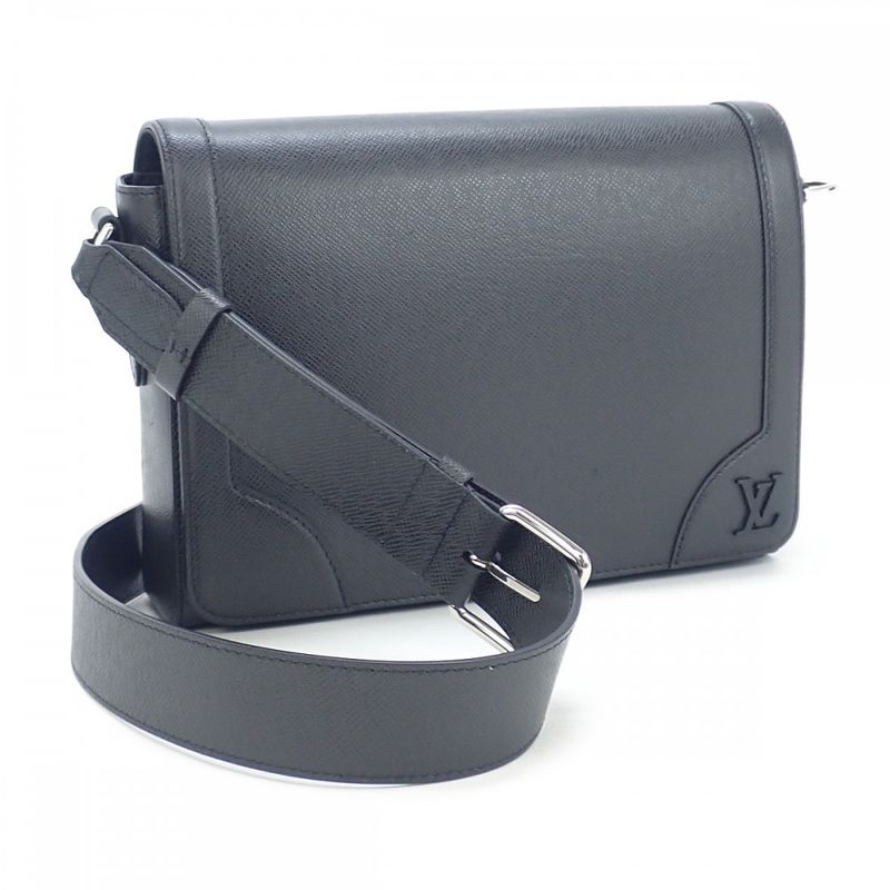 Louis Vuitton New Flap M30807 Shoulder Bag Messenger Bag Taiga Noir Black Men