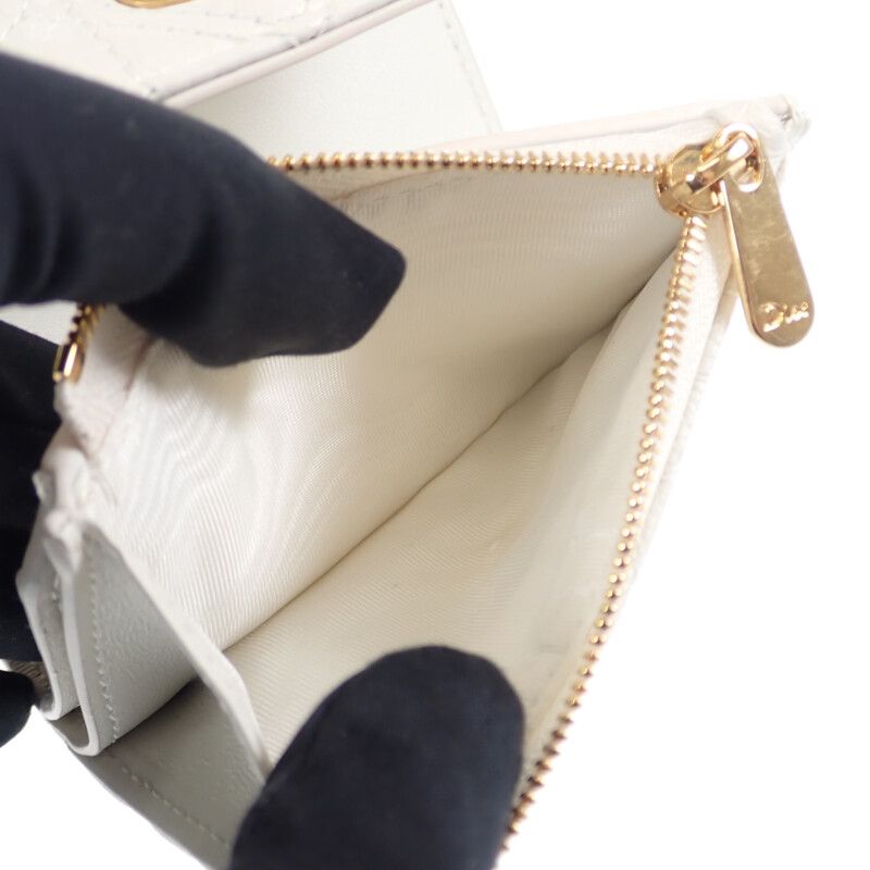 Christian DIOR Caro Hibiscus Wallet S5175unid_m030 Trifold Wallet Calf White