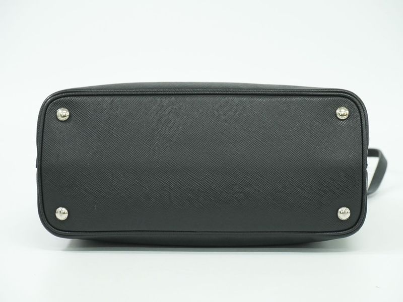 Authentic Prada Leather 2WAY Shoulder Bag Handbag Pochette Black Bag Pre-owned